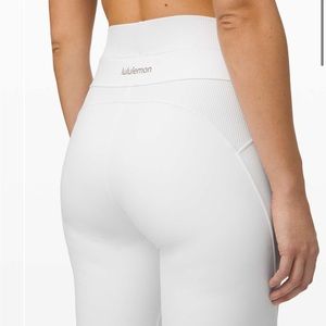 NWOT Lululemon New Ambition Leggings 28”